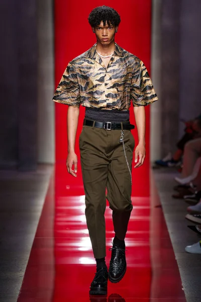 Look 8